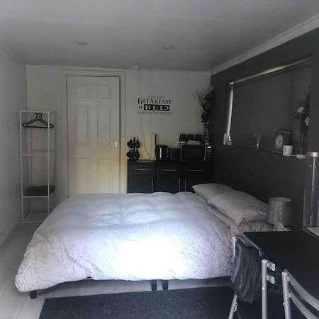 Belfast Private Room, En-Suite & Own Access ภายนอก รูปภาพ