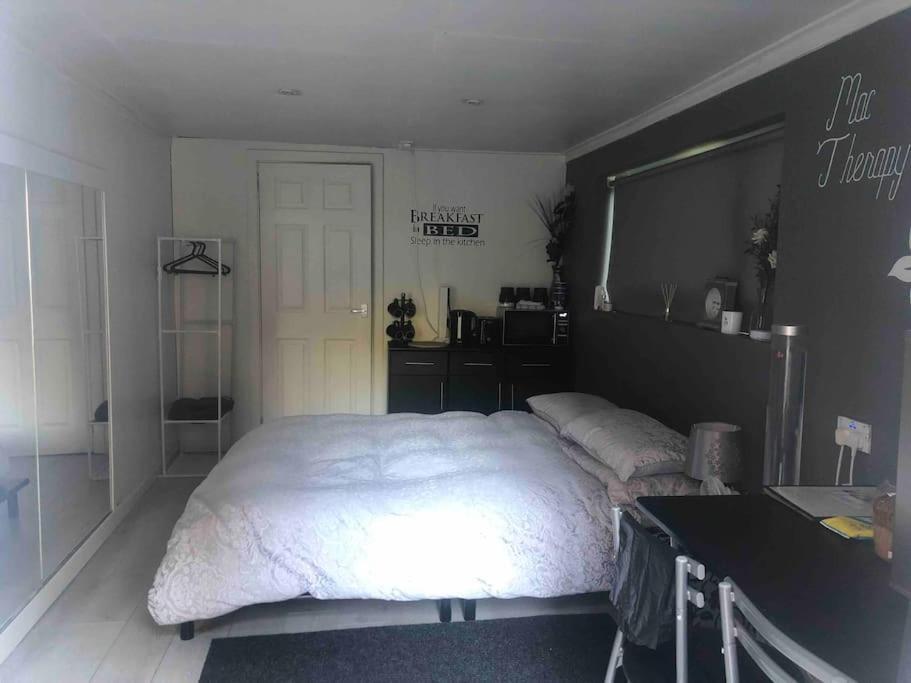 Belfast Private Room, En-Suite & Own Access ภายนอก รูปภาพ