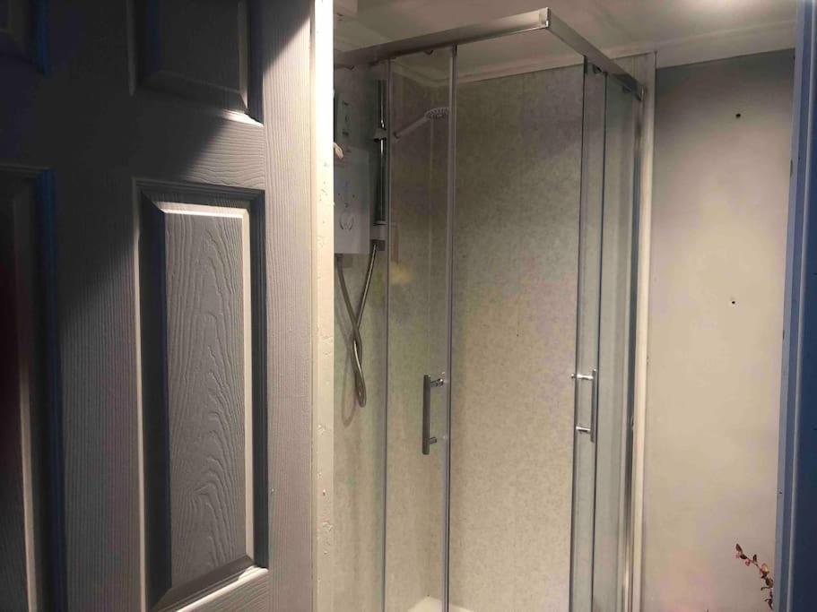 Belfast Private Room, En-Suite & Own Access ภายนอก รูปภาพ