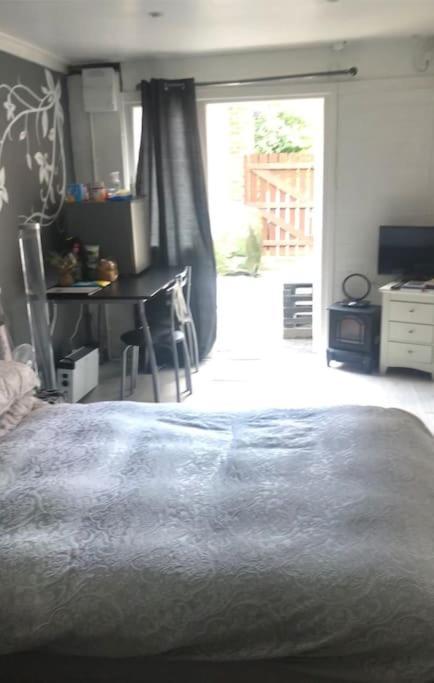 Belfast Private Room, En-Suite & Own Access ภายนอก รูปภาพ
